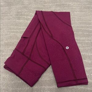 Lululemon swift Speed side pockets. High-Waisted Leggings SZ 6 25” inseam